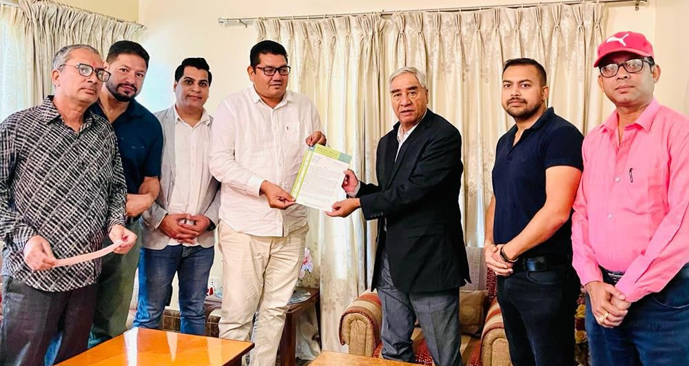 विभिन्न १० बुँदे माग राख्दै उद्योग बाणिज्य संघ कैलालीले बझायो प्रधानमन्त्रीलाइ ज्ञापनपत्र