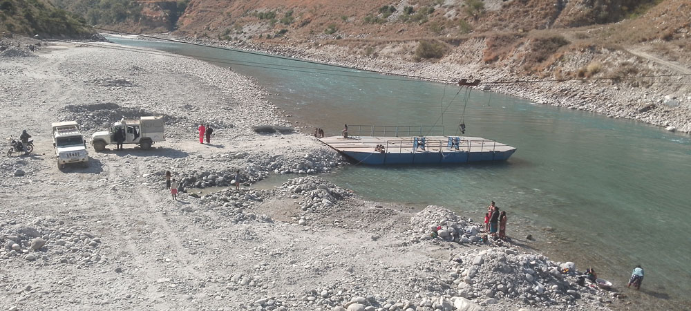 फेरीकै भरमा चल्छन् सवारीसाधन