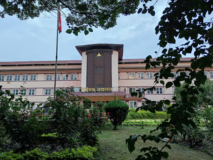 समायोजनका कर्मचारीको हाजिरी नगराउने निणर्य तत्काल कार्यान्वयन नगर्न सर्वोच्चको आदेश