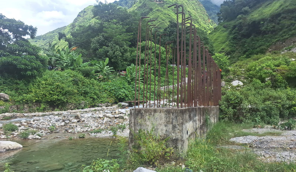धौलीगाड पुलको निर्माण कार्य अलपत्र, एघार वर्षमा एउटा पिल्लर
