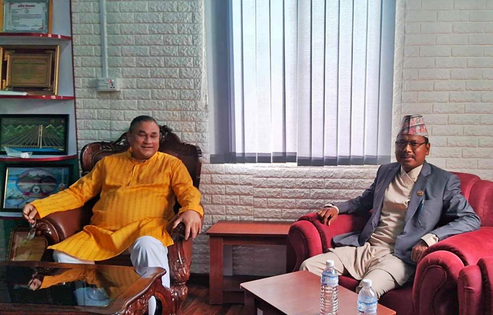 कांग्रेसले गर्यो सुदूरपश्चिममा नाउपाका लक्ष्मण किशोर चौधरी लाई समर्थन गर्ने औपचारिक निर्णय
