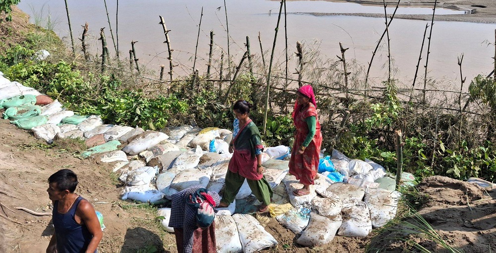 माग सुनुवाइ नभएपछि पैसा सङ्कलन गरेर तटबन्ध