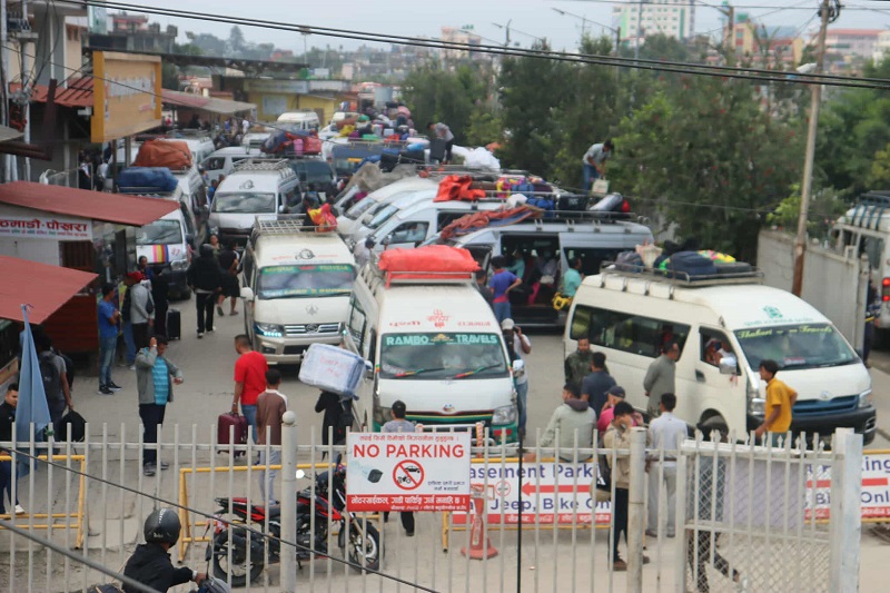 काठमाण्डौबाट ५ दिनमा एक लाख ८९ हजार यात्रु बाहिरिए