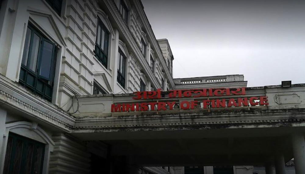 अत्यावश्यक बाहेकका विदेश भ्रमणमा रोक, सरकार प्रमुखसँग बढीमा १० जना मात्रै जान पाउने