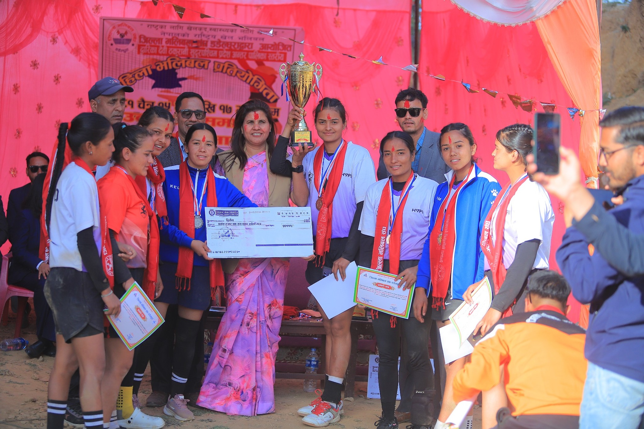 प्रदेशस्तरीय अन्तरपालिका महिला भलिबलको उपाधि चुरेलाई