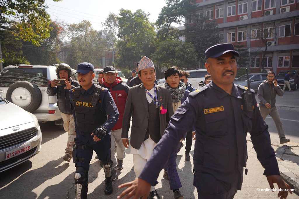 धरानलाई खानेपानी माग्दै खानेपानी मन्त्रालय पुगे मेयर हर्क साम्पाङ