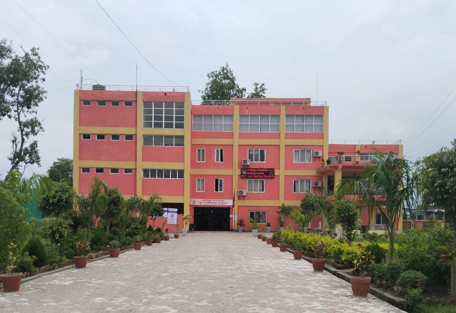 लम्कीचुहाका १० वटै वडा अध्यरूक्षहले गरे बैठक बहिष्कार