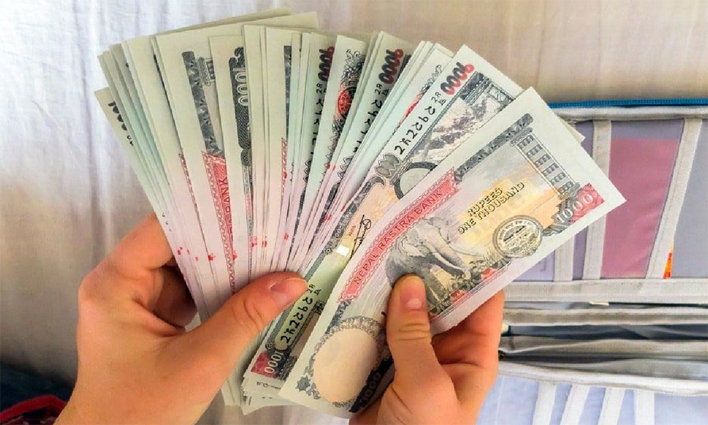 आफ्नै पैसा पाउन हैरानी