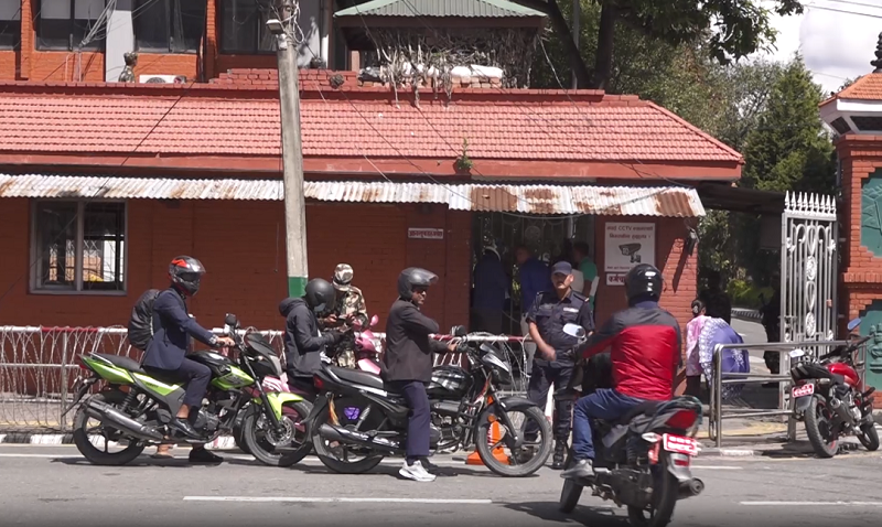 दशैँको बिदा सकिएसँगै सिंहदरबारमा चहलपहल बढ्दै