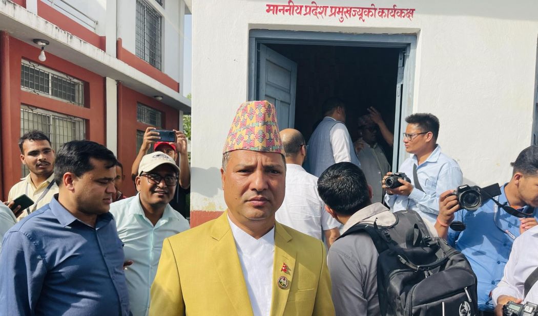 राजीनामा दिएर मार्ग प्रशस्त गर्न आग्रह