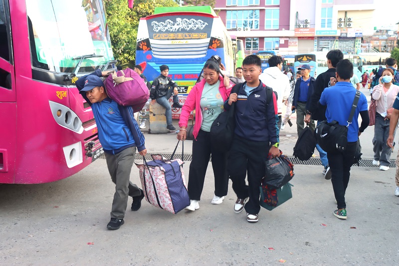 दशैँपछि काठमाण्डौ उपत्यका भित्रिनेको सङ्ख्या बढ्दै