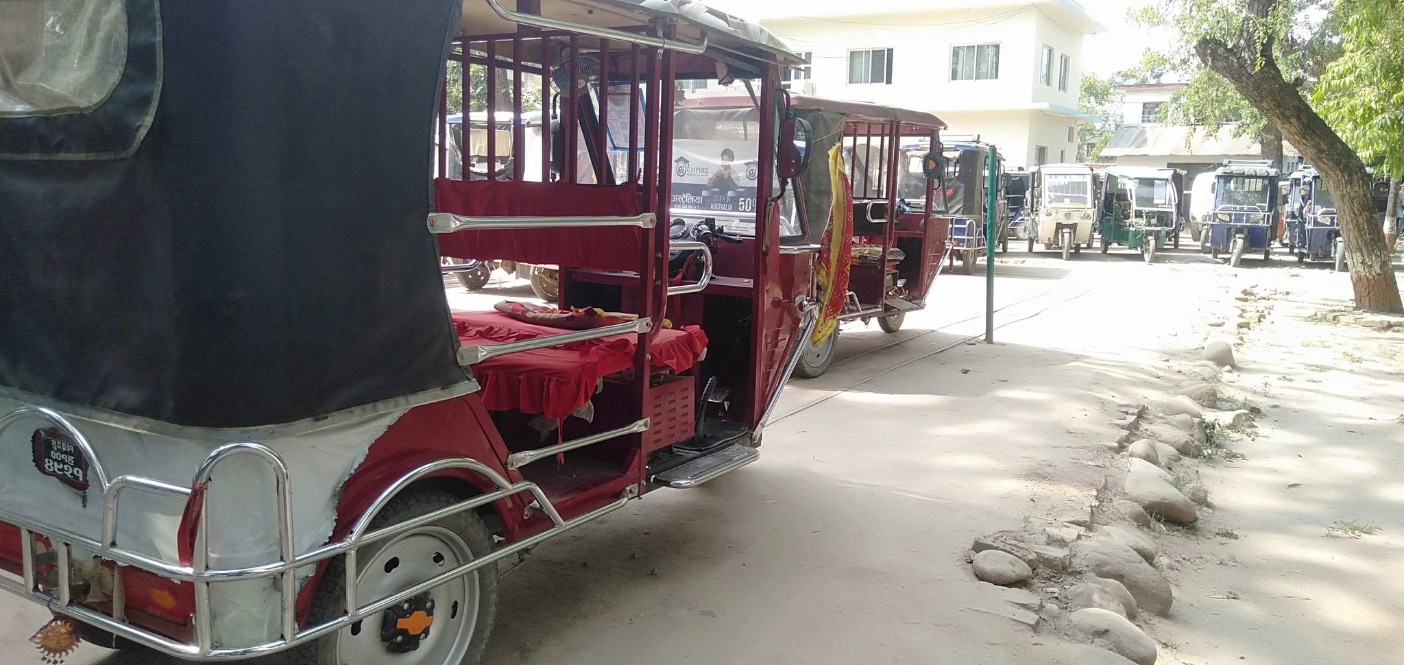 नियम उल्लंघन गर्ने धनगढीका १२० अटोरिक्सालाई कारबाही
