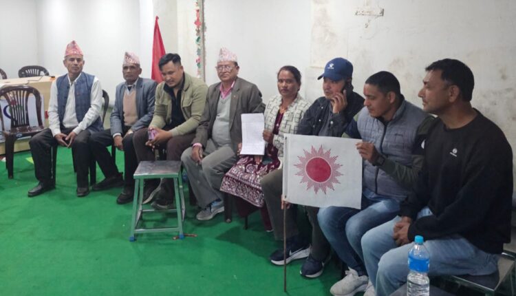 सुदूरपश्चिमकि पूर्व राज्यमन्त्री साउदसहितका ६५ जना एमालेमा प्रवेश