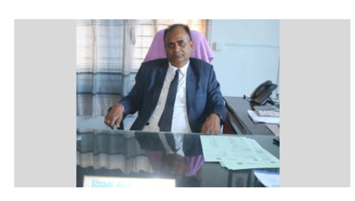 मदिरा सेवन गरि कार्यलयमा दादागिरी गर्ने न प्रमुख प्रशासकीय अधिकृत पक्राउ
