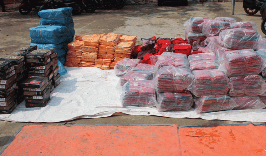 कञ्चनपुरमा साढे तीन लाखको अवैध सामान बरामद