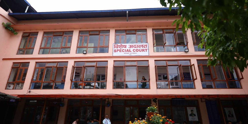 खप्तडछान्ना गाउँपालिकाका तत्कालीन अध्यक्षसहित ६ जना भ्रष्टाचार मुद्दामा दोषी ठहर, ६ महिना कैद सजाय