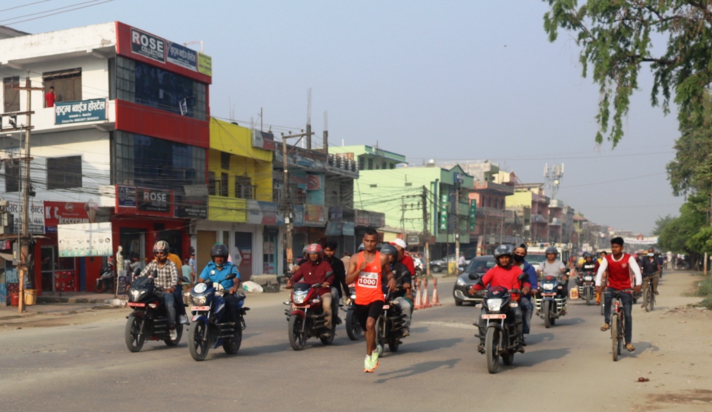 ‘अब धनगढी दौडिन्छ’ हाफ म्याराथन को बिजेता बने :  एपीएफ का पार्की