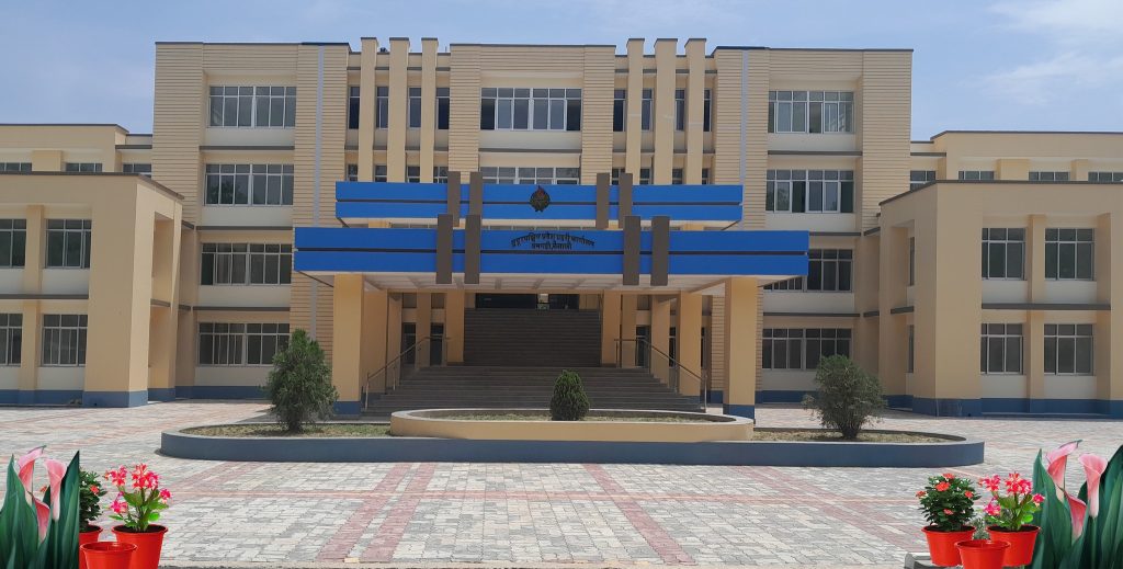 कैलालीबाट लागुऔषध कारोबारमा प्रहरी जवानसहित ६ जना पक्राउ